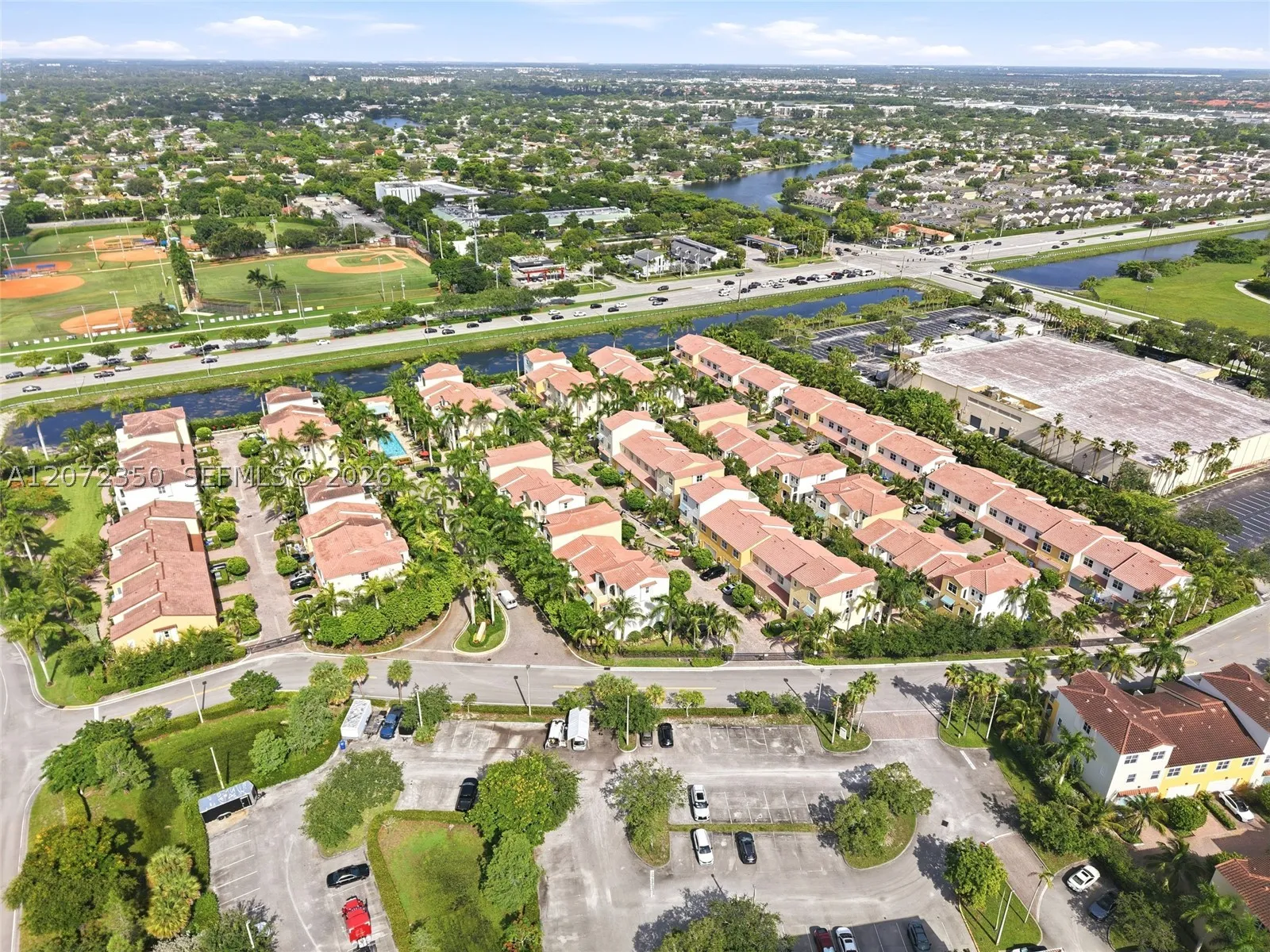 12441 Nw 18th Ct, Pembroke Pines, Florida 33028 — photo 37