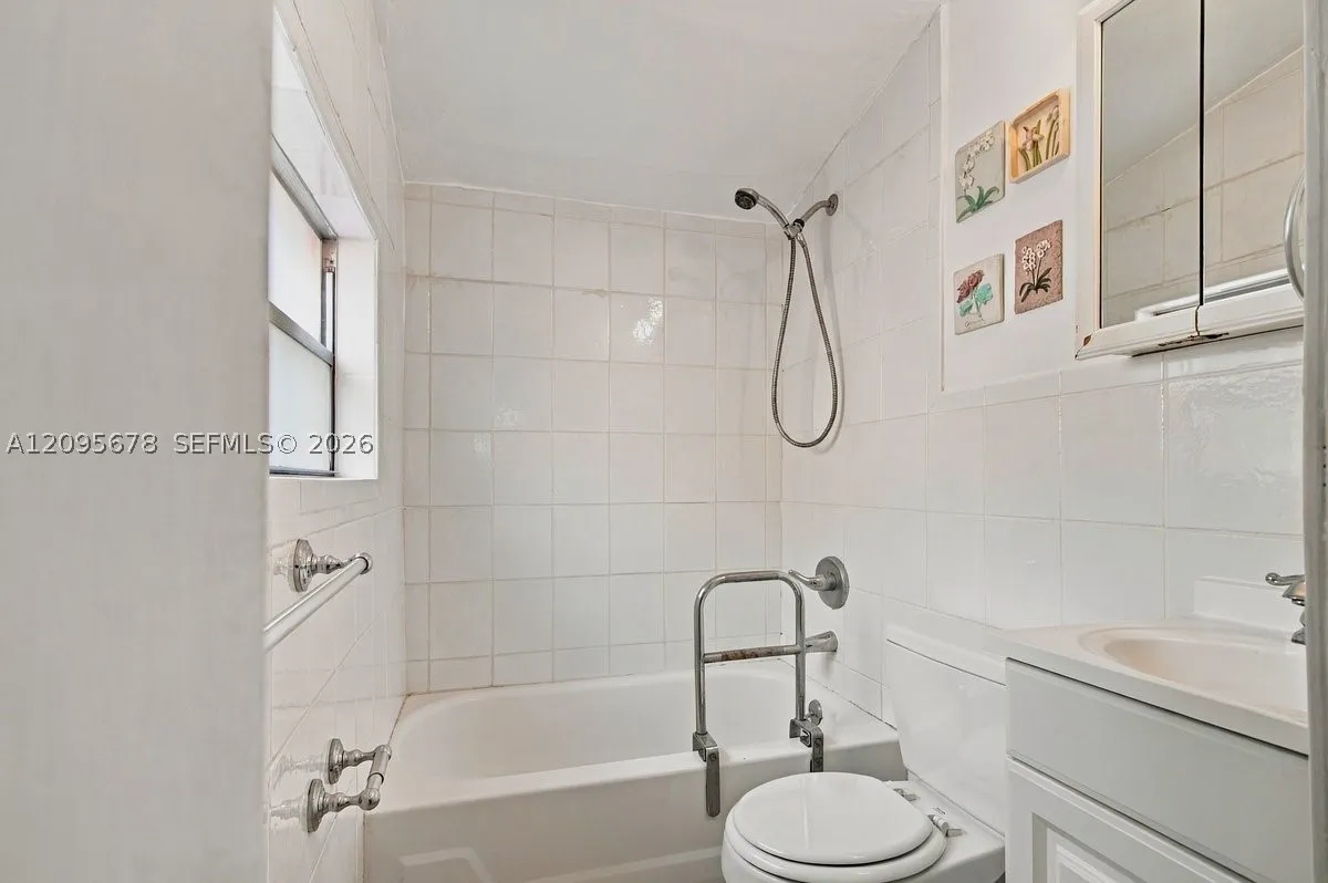 2428 Sw 12th St, Miami, Florida 33135 — photo 37