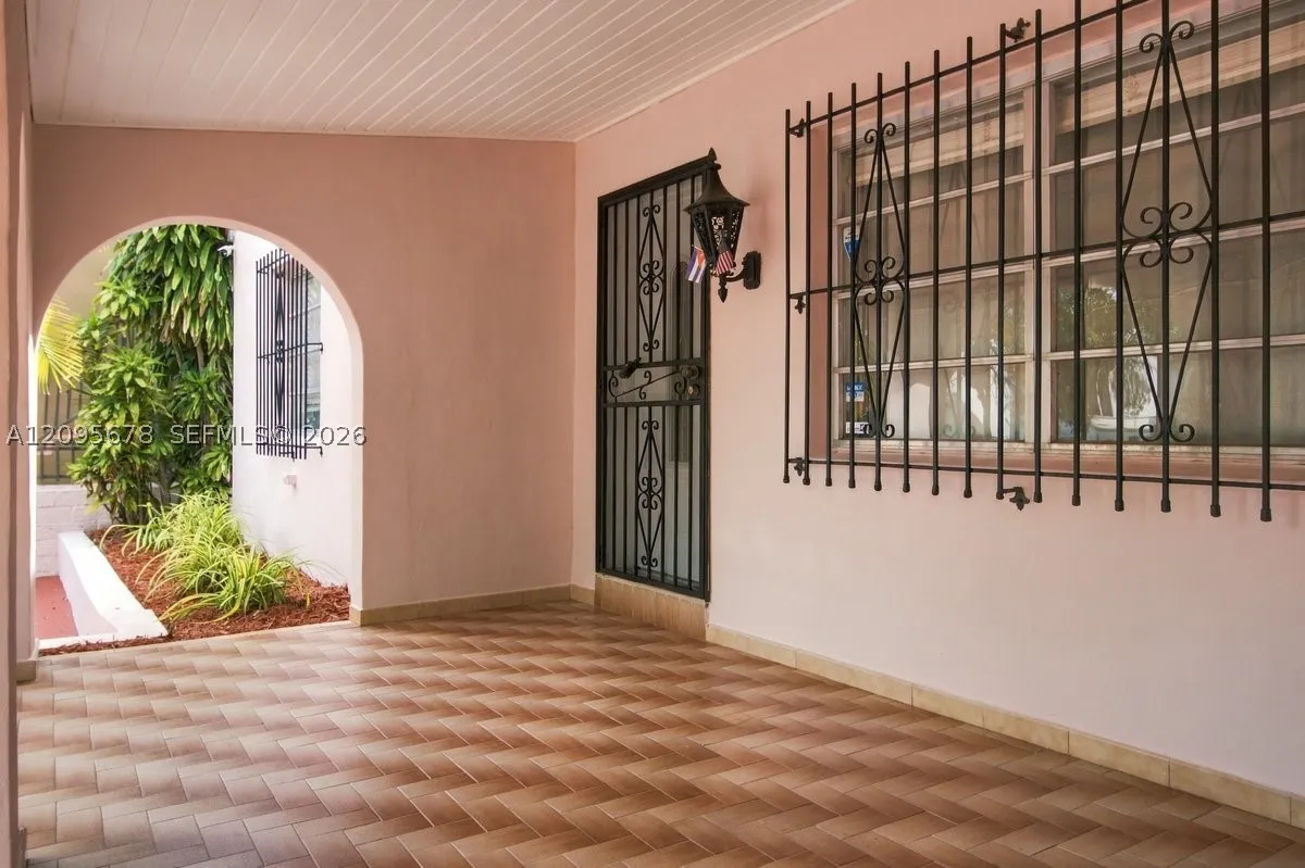 2428 Sw 12th St, Miami, Florida 33135 — photo 5