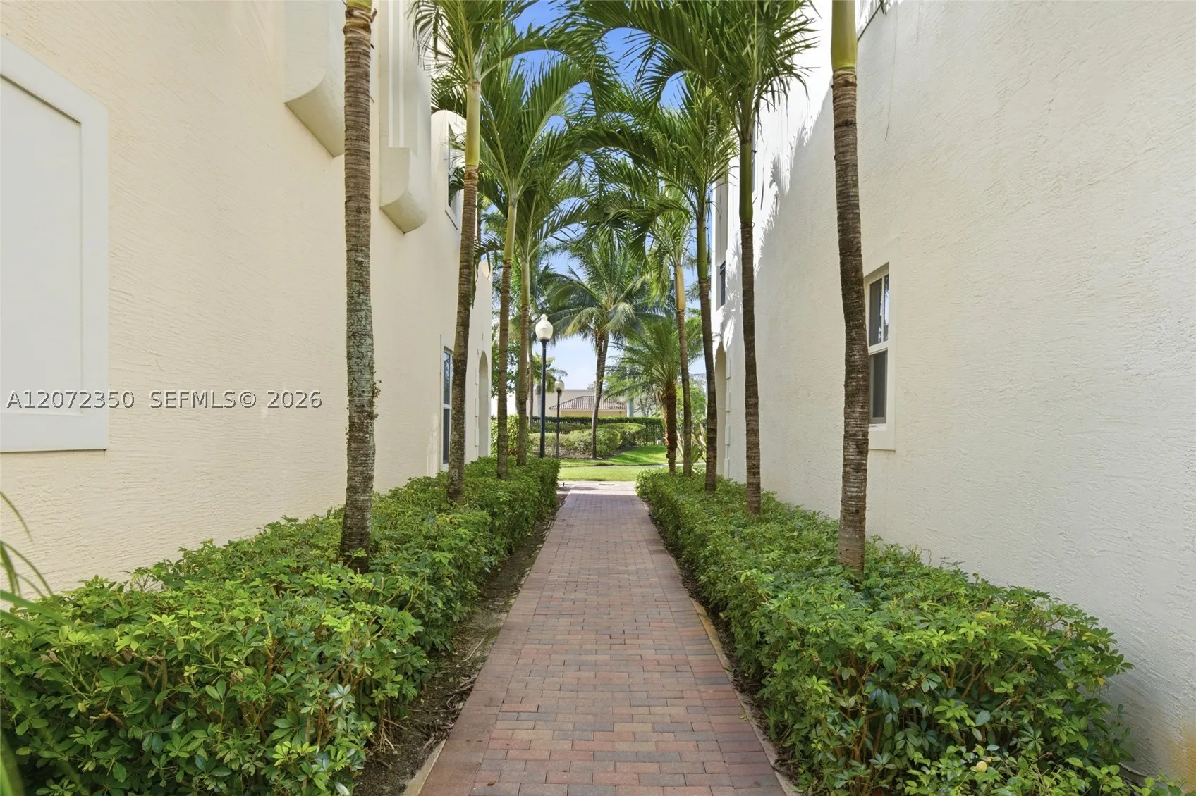 12441 Nw 18th Ct, Pembroke Pines, Florida 33028 — photo 24