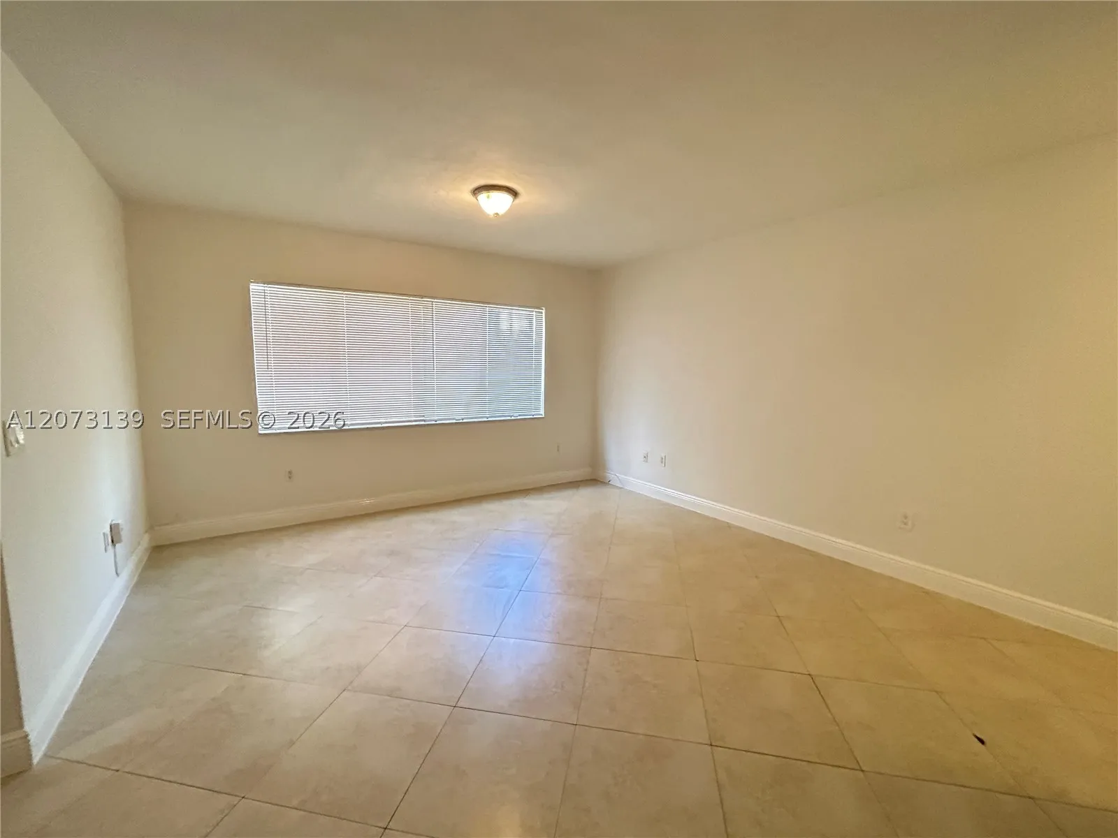 2880 Pine Tree Dr 3, Miami Beach, Florida 33140 — photo 3