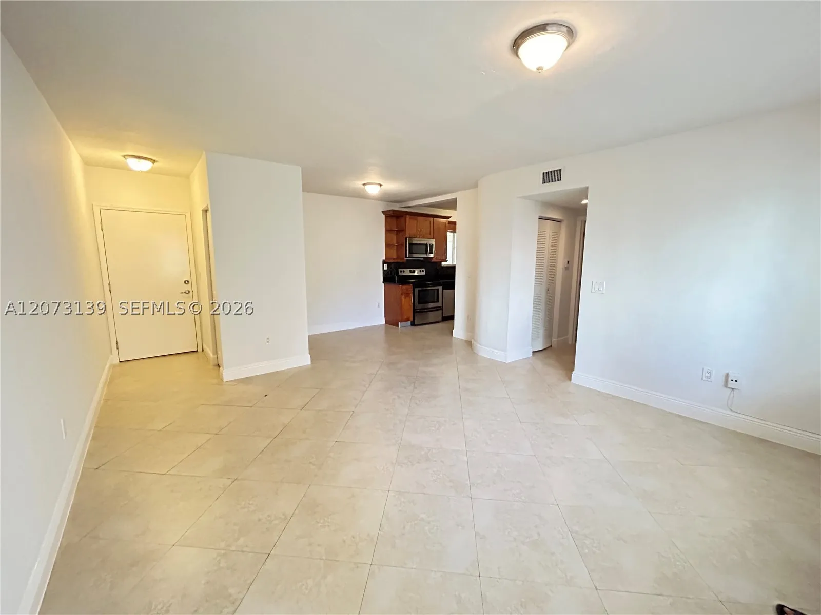 2880 Pine Tree Dr 3, Miami Beach, Florida 33140 — photo 4