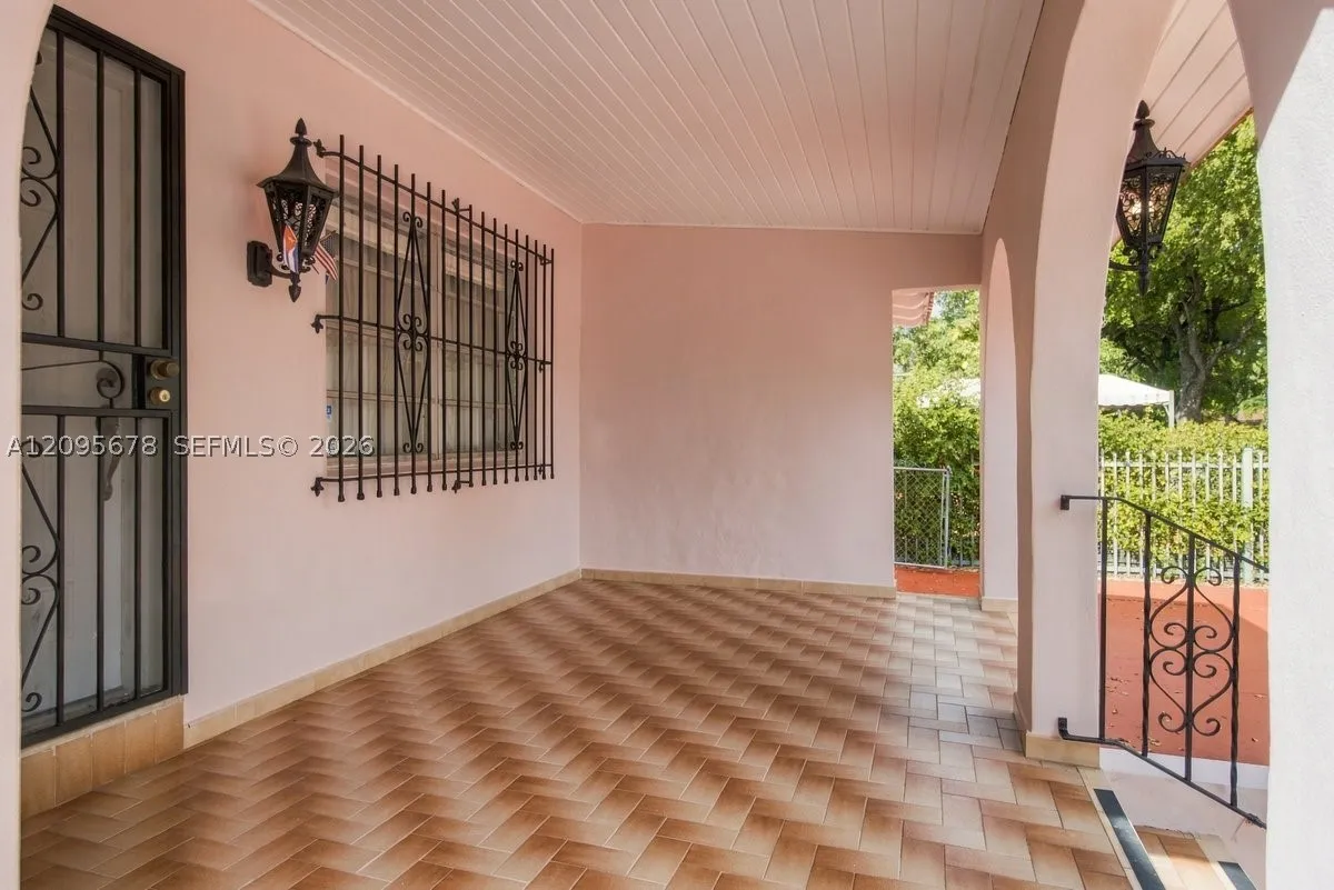 2428 Sw 12th St, Miami, Florida 33135 — photo 6